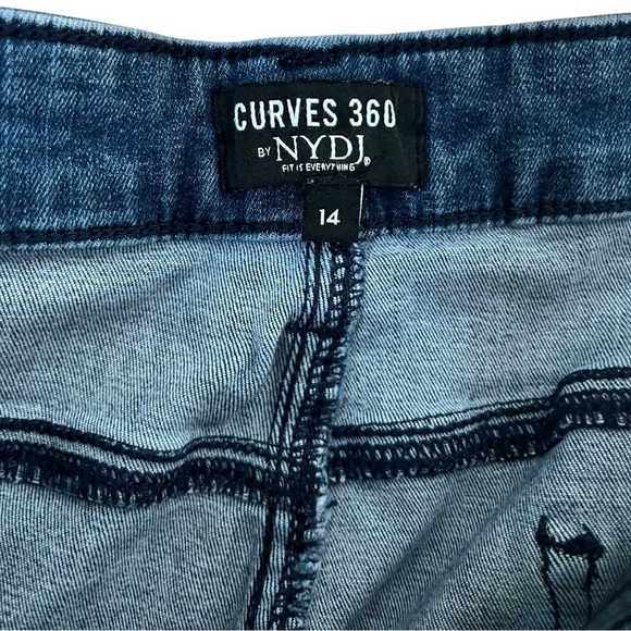 Curves 360 by NYDJ Caliente Slim Straight Capri Size 14 Blue Denim Jeans - Picture 5 of 7